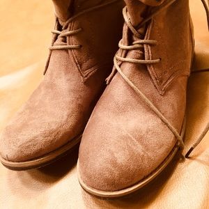 Maurice’s Like NEW ankle boots 7.5 M